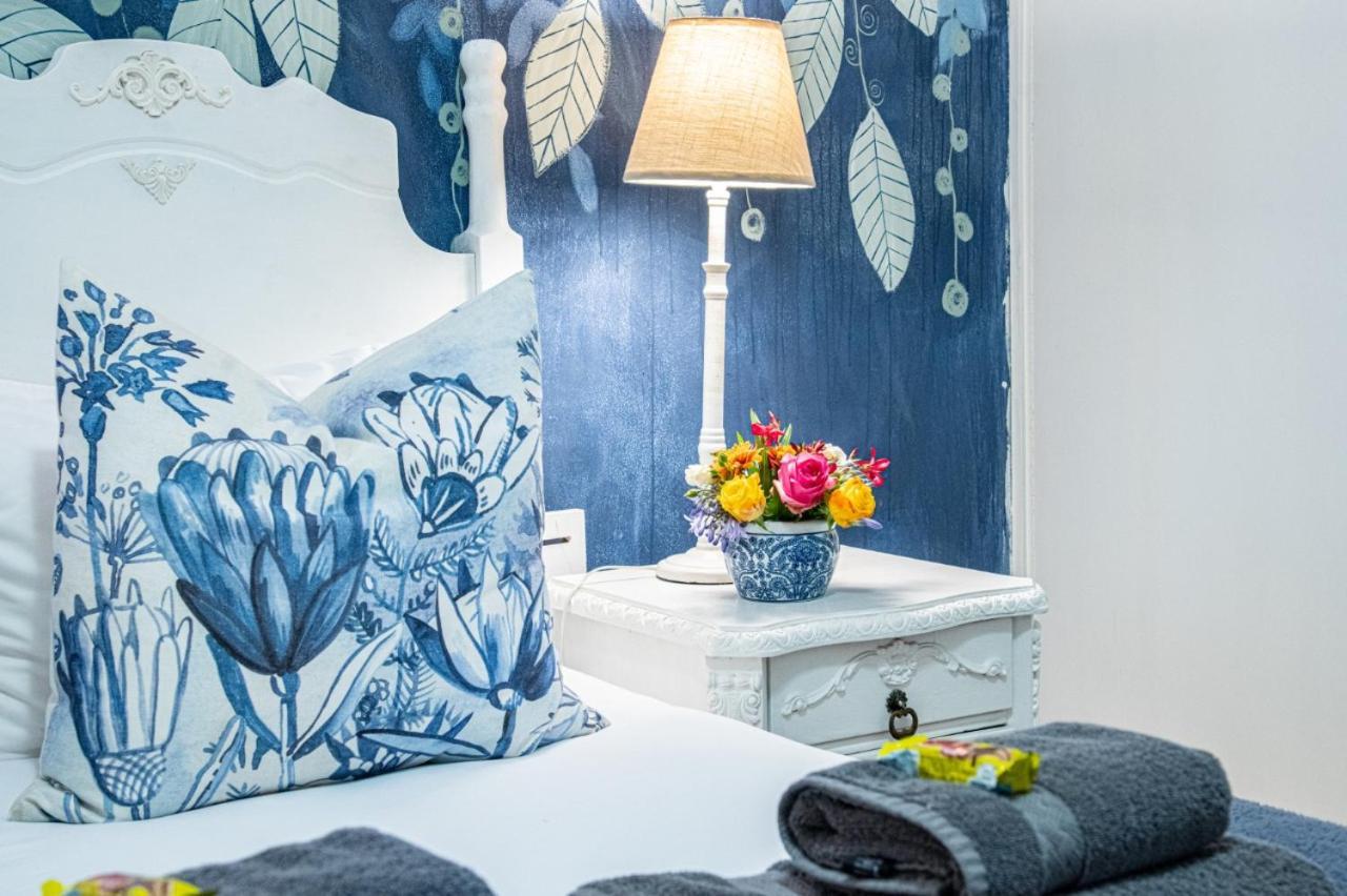 Sixty Three Hotel Bloemfontein Bagian luar foto