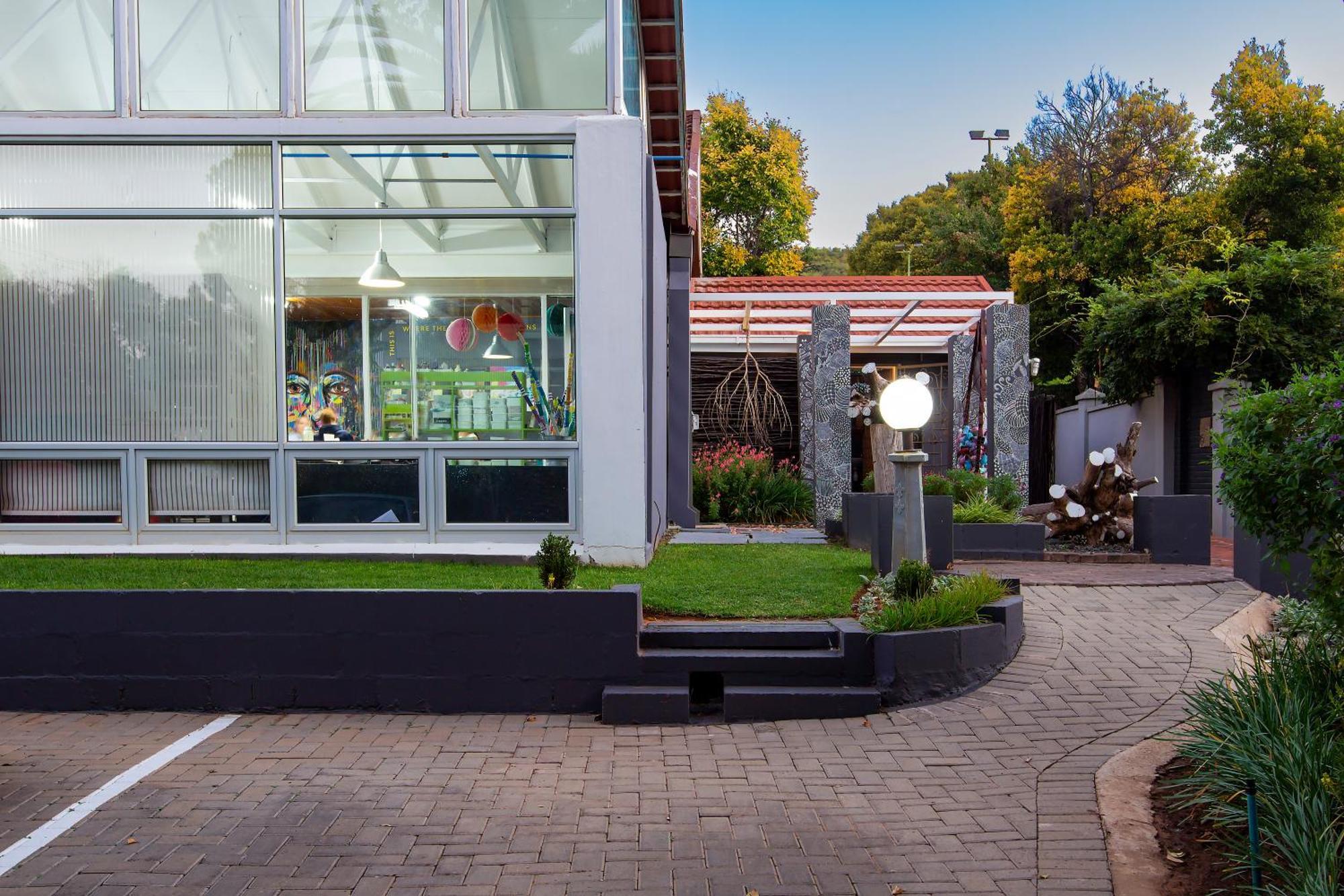 Sixty Three Hotel Bloemfontein Bagian luar foto