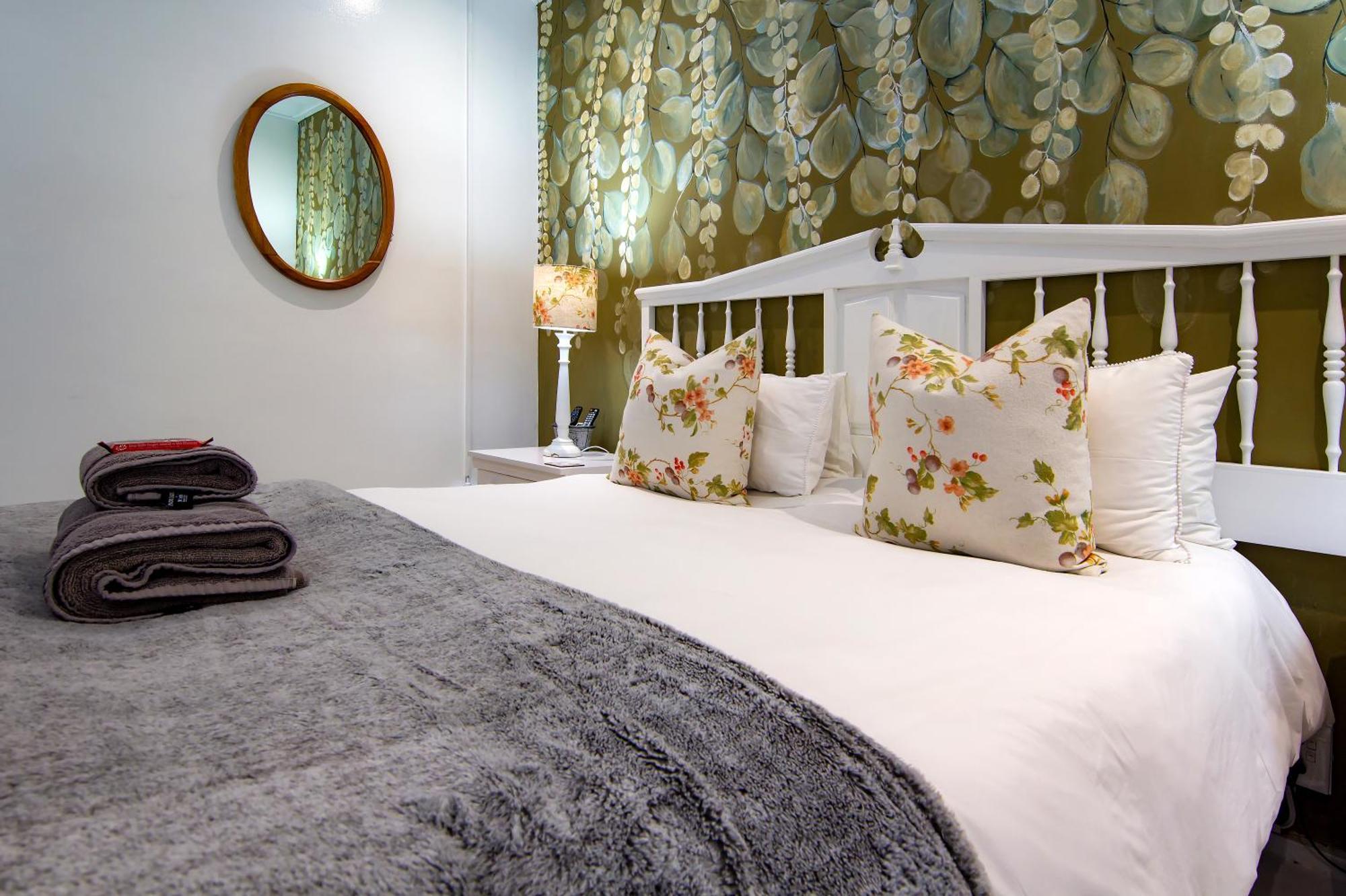 Sixty Three Hotel Bloemfontein Bagian luar foto